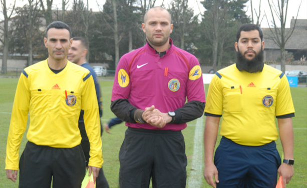 Les arbitres de la rencontre Les arbitres de la rencontre