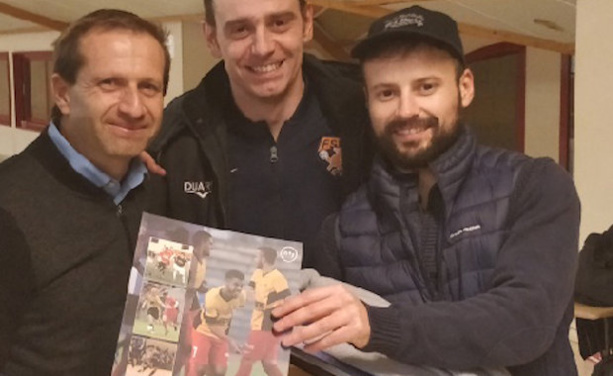 ECHOS des CLUBS - FS CIVRIEUX offre des livres MONFOOT69 ECHOS des CLUBS - FS CIVRIEUX offre des livres MONFOOT69