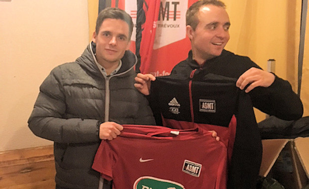 "Même pas en rêve" - Mickaël DUMAS rejoint les U19 de l'AS Misérieux-Trévoux "Même pas en rêve" - Mickaël DUMAS rejoint les U19 de l'AS Misérieux-Trévoux