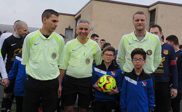 Les arbitres de la rencontre Les arbitres de la rencontre