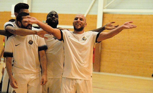 Picard vient de marquer le sixième but. Picard vient de marquer le sixième but.