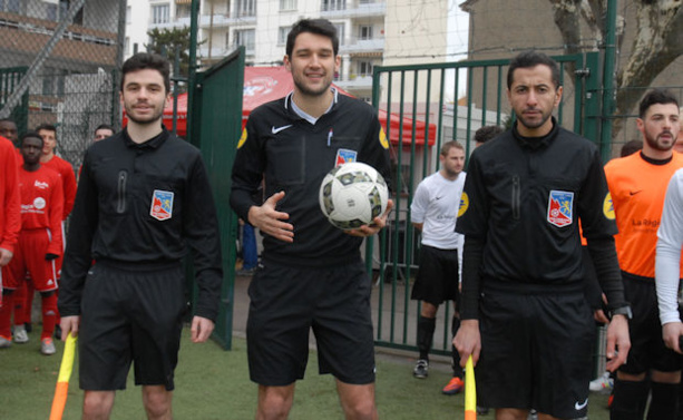 Les arbitres de la rencontre Les arbitres de la rencontre