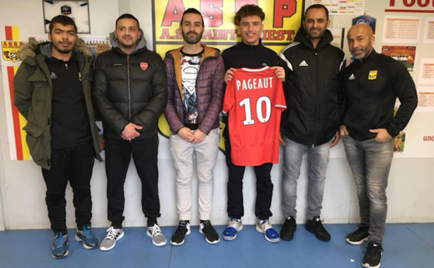 Les ECHOS des CLUBS - Un jeune SANPRIOT signe avec un club pro Les ECHOS des CLUBS - Un jeune SANPRIOT signe avec un club pro