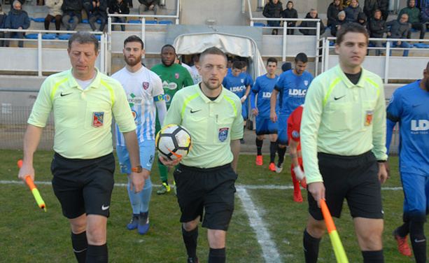 Les arbitres de la rencontre Les arbitres de la rencontre