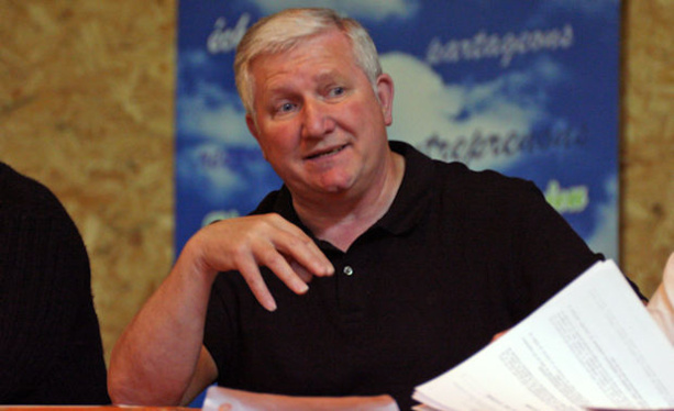 Le FC BORDS de SAÔNE - Guy RASPER : "On va passer à la vitesse supérieure avec les filles !" Le FC BORDS de SAÔNE - Guy RASPER : "On va passer à la vitesse supérieure avec les filles !"