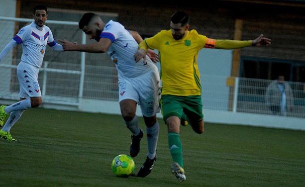 R2 – A qui profite le nul entre le FC BORDS de SAONE et le FC CHARVIEU ? R2 – A qui profite le nul entre le FC BORDS de SAONE et le FC CHARVIEU ?