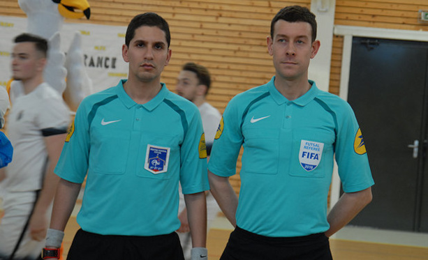 Les arbitres de la rencontre Les arbitres de la rencontre