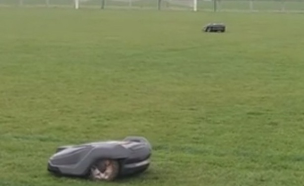 Les ECHOS des CLUBS - Le FC RIVE DROITE a "viré" le jardinier ! Les ECHOS des CLUBS - Le FC RIVE DROITE a "viré" le jardinier !