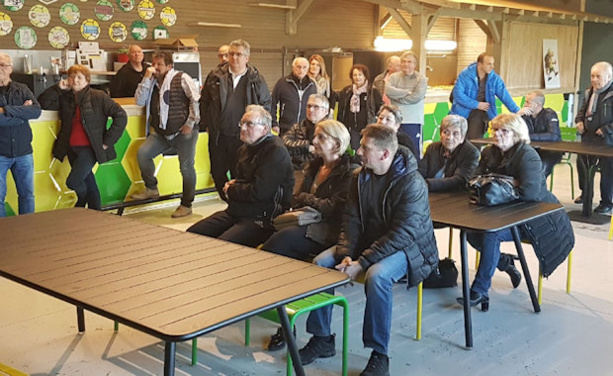 Les ECHOS des CLUBS - Internet et Pitchoun's Cup au FC BORDS de Saône Les ECHOS des CLUBS - Internet et Pitchoun's Cup au FC BORDS de Saône