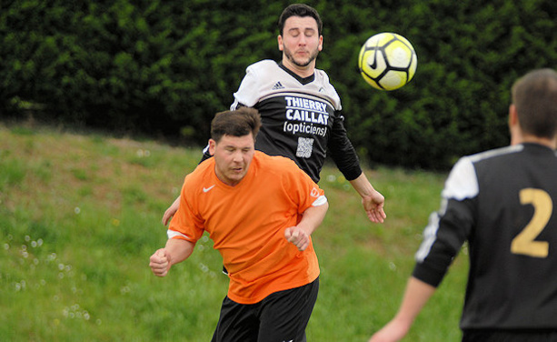 D2 – L’ES LIERGUES avance, le CS MEGINAND B s’enfonce D2 – L’ES LIERGUES avance, le CS MEGINAND B s’enfonce