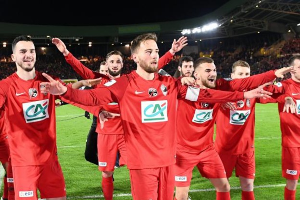 Sébastien Flochon fête la qualification des Herbiers pour la finale de la Coupe de France Sébastien Flochon fête la qualification des Herbiers pour la finale de la Coupe de France