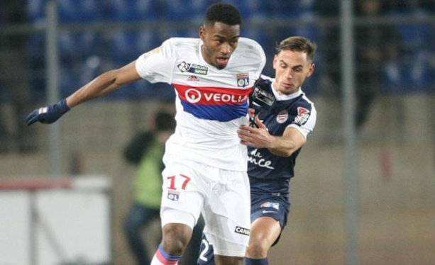 N2 - MYZIANE délivre la réserve de l'OL N2 - MYZIANE délivre la réserve de l'OL