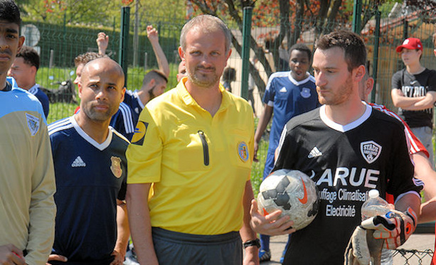 Monsieur Cimier, l'arbitre de la rencontre Monsieur Cimier, l'arbitre de la rencontre