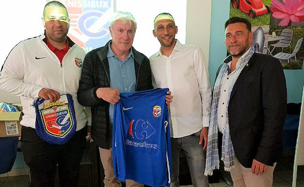 Faire part - Le VENISSIEUX FC est né ce soir, Luis FERNANDEZ et Amel MAJRI étaient là ! Faire part - Le VENISSIEUX FC est né ce soir, Luis FERNANDEZ et Amel MAJRI étaient là !