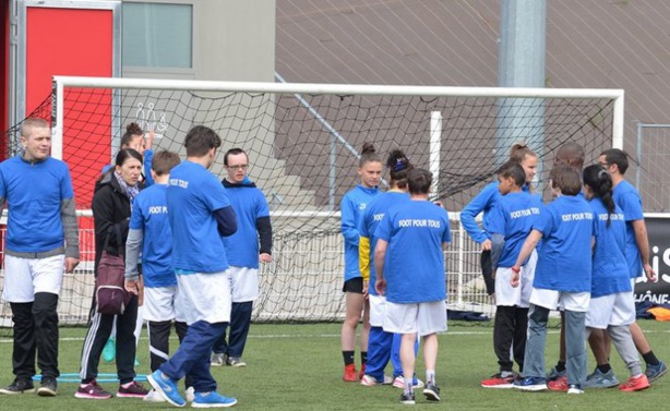 Les ECHOS des CLUBS - Le Pôle ESPOIRS de Vaulx-en-Velin avec le handisport Les ECHOS des CLUBS - Le Pôle ESPOIRS de Vaulx-en-Velin avec le handisport