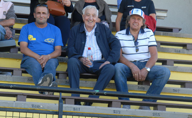 Livre Monfoot69 Saison 2017-2018 - Merci à Néné GEREZ pour sa commande ! Livre Monfoot69 Saison 2017-2018 - Merci à Néné GEREZ pour sa commande !