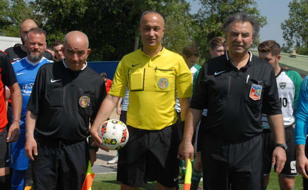 Les arbitres de la rencontre Les arbitres de la rencontre
