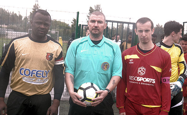 L'arbitre de la rencontre L'arbitre de la rencontre