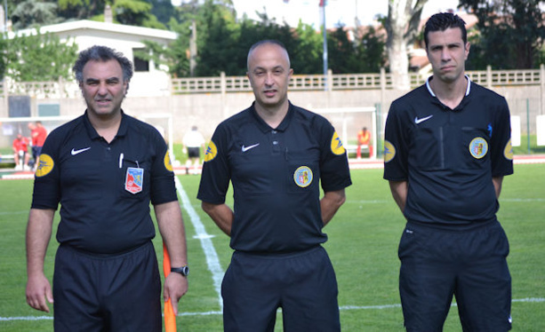 Les arbitres de la rencontre Les arbitres de la rencontre