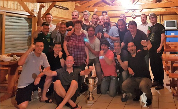 Les ECHOS des CLUBS - Le derby et le titre pour les vétérans du FC BORDS de SAONE Les ECHOS des CLUBS - Le derby et le titre pour les vétérans du FC BORDS de SAONE