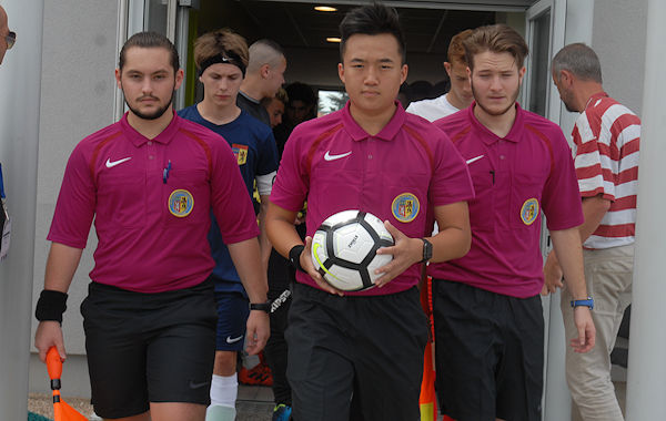 Les arbitres de la rencontre