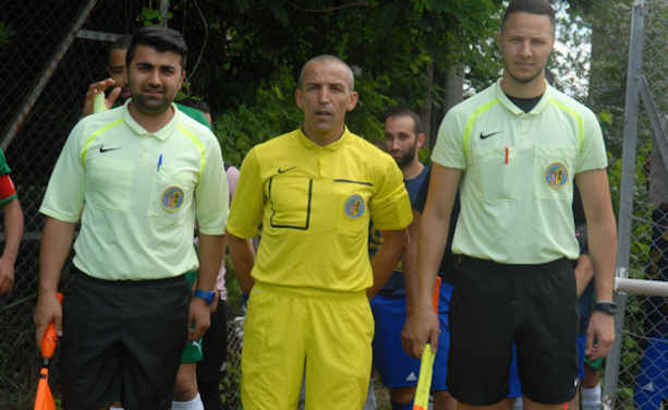 Les arbitres de la rencontre Les arbitres de la rencontre
