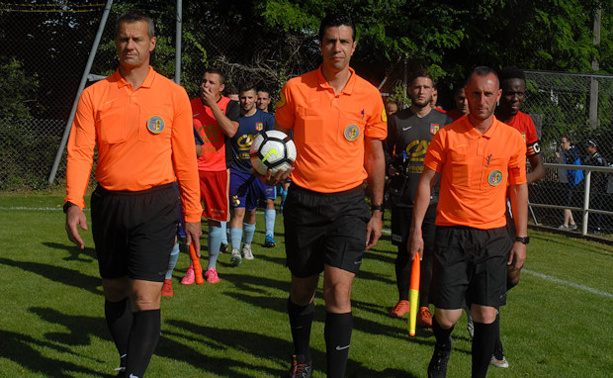 Les arbitres de la rencontre Les arbitres de la rencontre