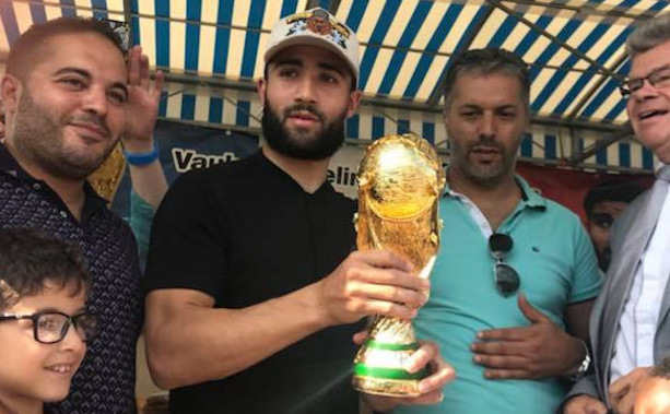 Les ECHOS des CLUBS - Nabil FEKIR ramène la Coupe du Monde à JOMARD ! Les ECHOS des CLUBS - Nabil FEKIR ramène la Coupe du Monde à JOMARD !