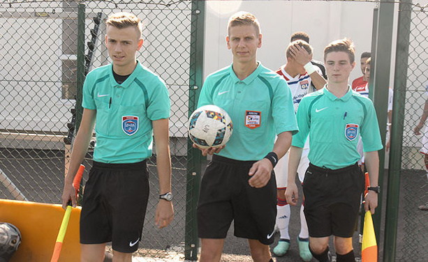 Les arbitres de la rencontre