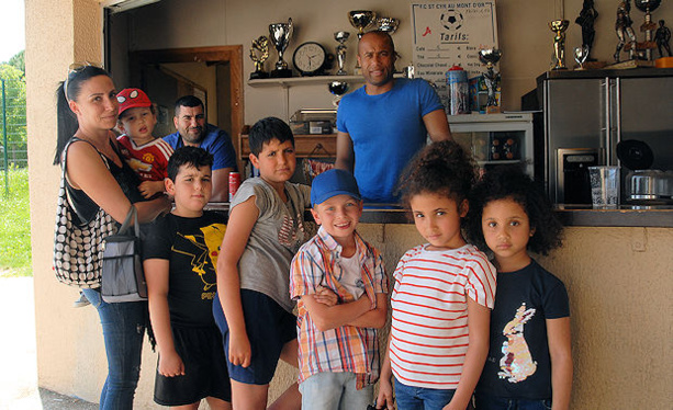 Hassane Baba Arbi a fêté ses 41 ans le jour même de la qualification du FC Saint-Cyr Collonges pour le cinquième tour de la Coupe de France Hassane Baba Arbi a fêté ses 41 ans le jour même de la qualification du FC Saint-Cyr Collonges pour le cinquième tour de la Coupe de France
