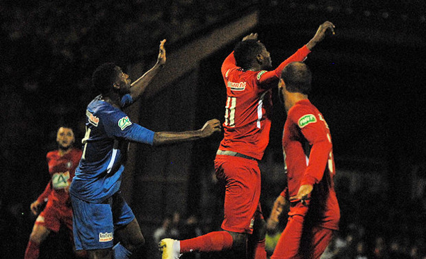 Coupe de France - Le FC VILLEFRANCHE trop sérieux, le FC VAULX trop court Coupe de France - Le FC VILLEFRANCHE trop sérieux, le FC VAULX trop court