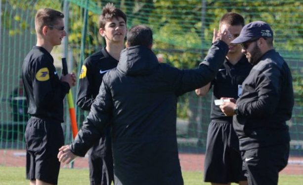 ARBITRAGE - Un jeune sur trois arrête au bout d'une saison ARBITRAGE - Un jeune sur trois arrête au bout d'une saison