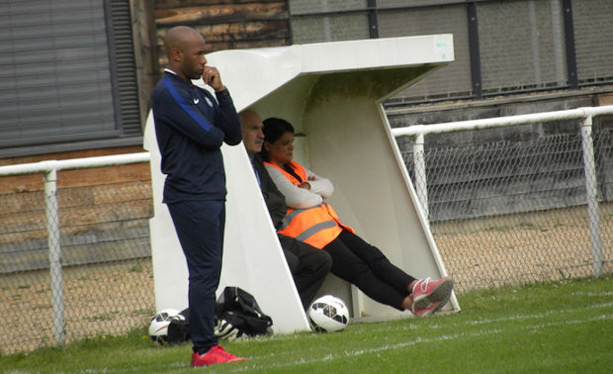 Landry Ndzana désormais sur le banc de l'UF Belleville Saint-Jean en R2. Landry Ndzana désormais sur le banc de l'UF Belleville Saint-Jean en R2.