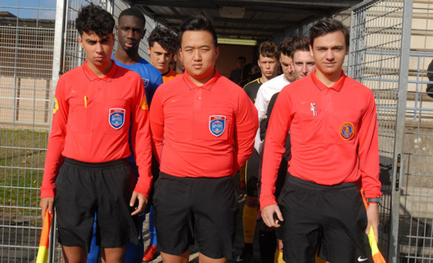 Les arbitres de la rencontre Les arbitres de la rencontre