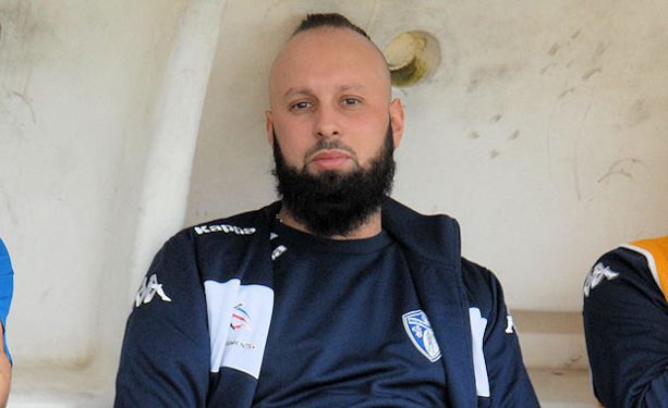 Karim Allouche (Chazay FC) Karim Allouche (Chazay FC)