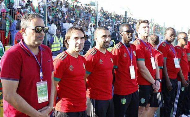 Ahmed Aït Ouarab avec le staff mauritanien (3ème en partant de la gauche) Ahmed Aït Ouarab avec le staff mauritanien (3ème en partant de la gauche)