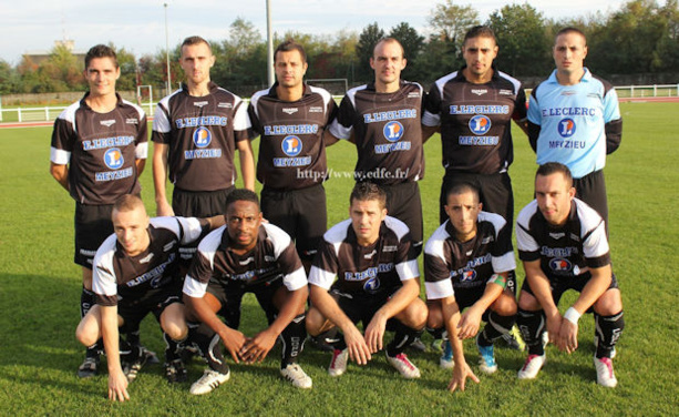 Jérôme Bonmarchand (1er accroupi à gauche) et Benjamin Barcel (1er accroupi à droite) avaient effectué leur meilleur parcours en coupe sous le même maillot, lors de la saison 2012-2013. Jérôme Bonmarchand (1er accroupi à gauche) et Benjamin Barcel (1er accroupi à droite) avaient effectué leur meilleur parcours en coupe sous le même maillot, lors de la saison 2012-2013.