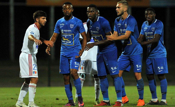 N1 - Le dauphin après la lanterne rouge pour le FC VILLEFRANCHE
