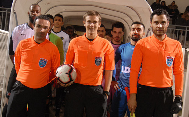 Les arbitres de la rencintre Les arbitres de la rencintre