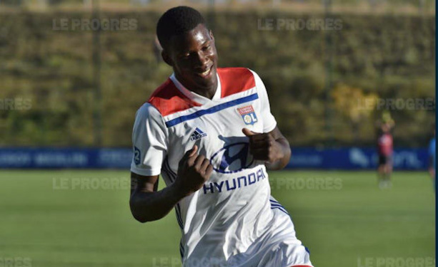 Le Lyonnais Kitala fait le trou (photo Le Progrès) Le Lyonnais Kitala fait le trou (photo Le Progrès)