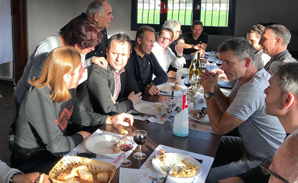 Glorieux Anciens - Les COPAINS D'ABORD au clubs house de CHASSELAY Glorieux Anciens - Les COPAINS D'ABORD au clubs house de CHASSELAY