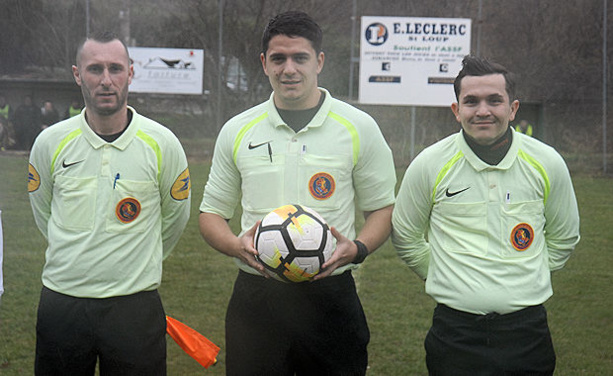 Les arbitres de la rencontre Les arbitres de la rencontre