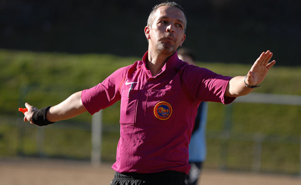 L'arbitre de la rencontre L'arbitre de la rencontre