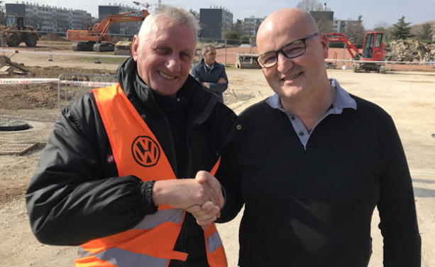 Jean-Marie Mallet en compagnie de Pascal Oris, le vice président de l'AS Saint-priest... Jean-Marie Mallet en compagnie de Pascal Oris, le vice président de l'AS Saint-priest...