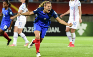 Eugénie Le Sommer donera le coup d'envoi de la dernière édition de la soirée des Ladeis du Foot Crédit Agricole Eugénie Le Sommer donera le coup d'envoi de la dernière édition de la soirée des Ladeis du Foot Crédit Agricole