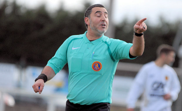 L'arbitre de la rencontre L'arbitre de la rencontre