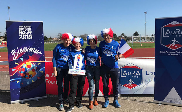 LAURA Foot d'ELLE - 400 filles au stade TISSERAND de Chassieu LAURA Foot d'ELLE - 400 filles au stade TISSERAND de Chassieu