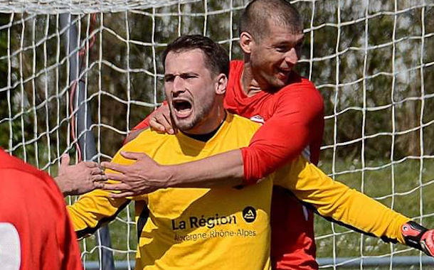 ECHOS des CLUBS - Clément CHARBONNET est un héro !