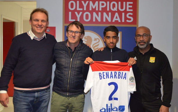Mercato - Un U14 de l'AS SAINT-PRIEST signe à l'OL Mercato - Un U14 de l'AS SAINT-PRIEST signe à l'OL