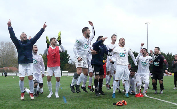 Coupe LAuRA Foot - Equipe de coupe ou pas le FC VAL LYONNAIS ? Coupe LAuRA Foot - Equipe de coupe ou pas le FC VAL LYONNAIS ?